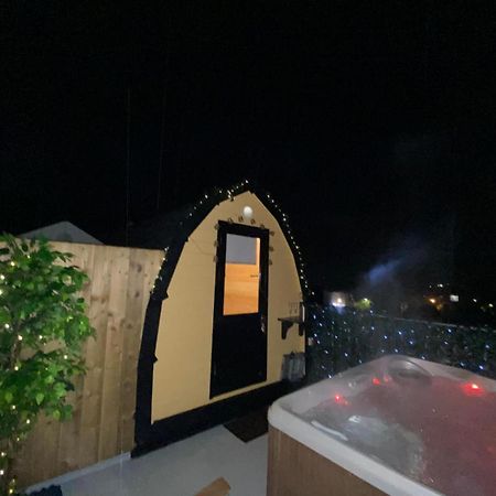 Arch Pod & Hot Tub Apartment Карндона Екстериор снимка